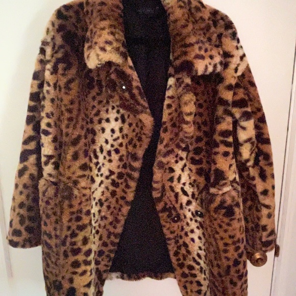 Leopard Print Faux Fur coat - Picture 2 of 7
